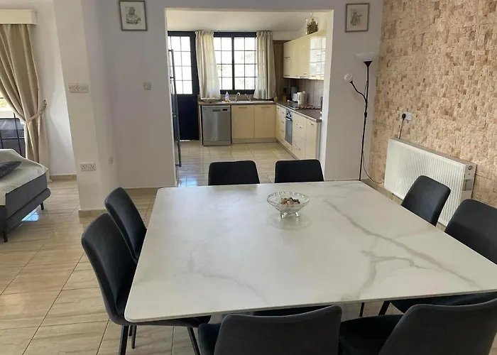 Ocean Stones 1km From Main Coral Bay Villa *