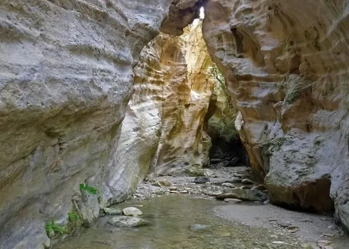 Ocean Stones 1km From Main Coral Bay Vila